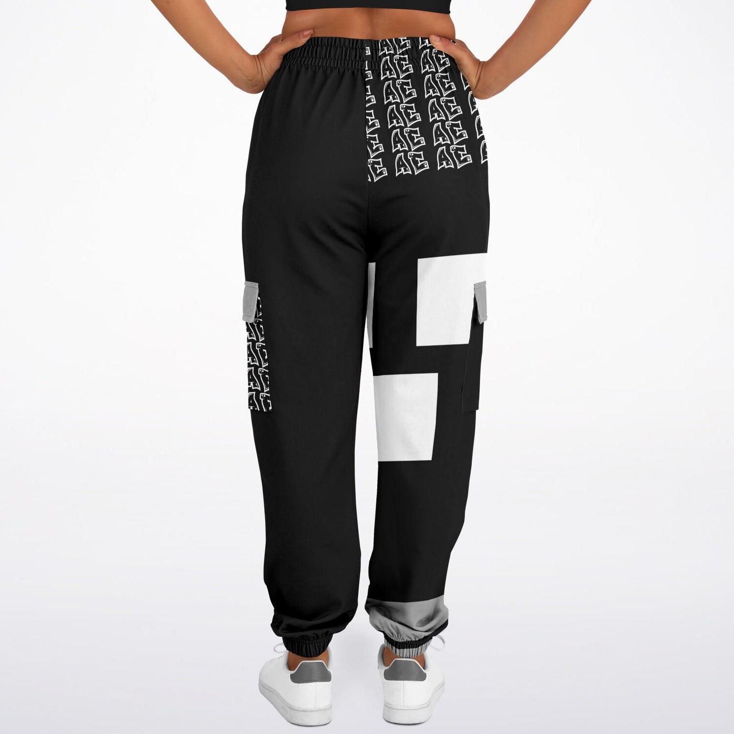 Ladies AE Graffiti Cargo Sweats BlkWht