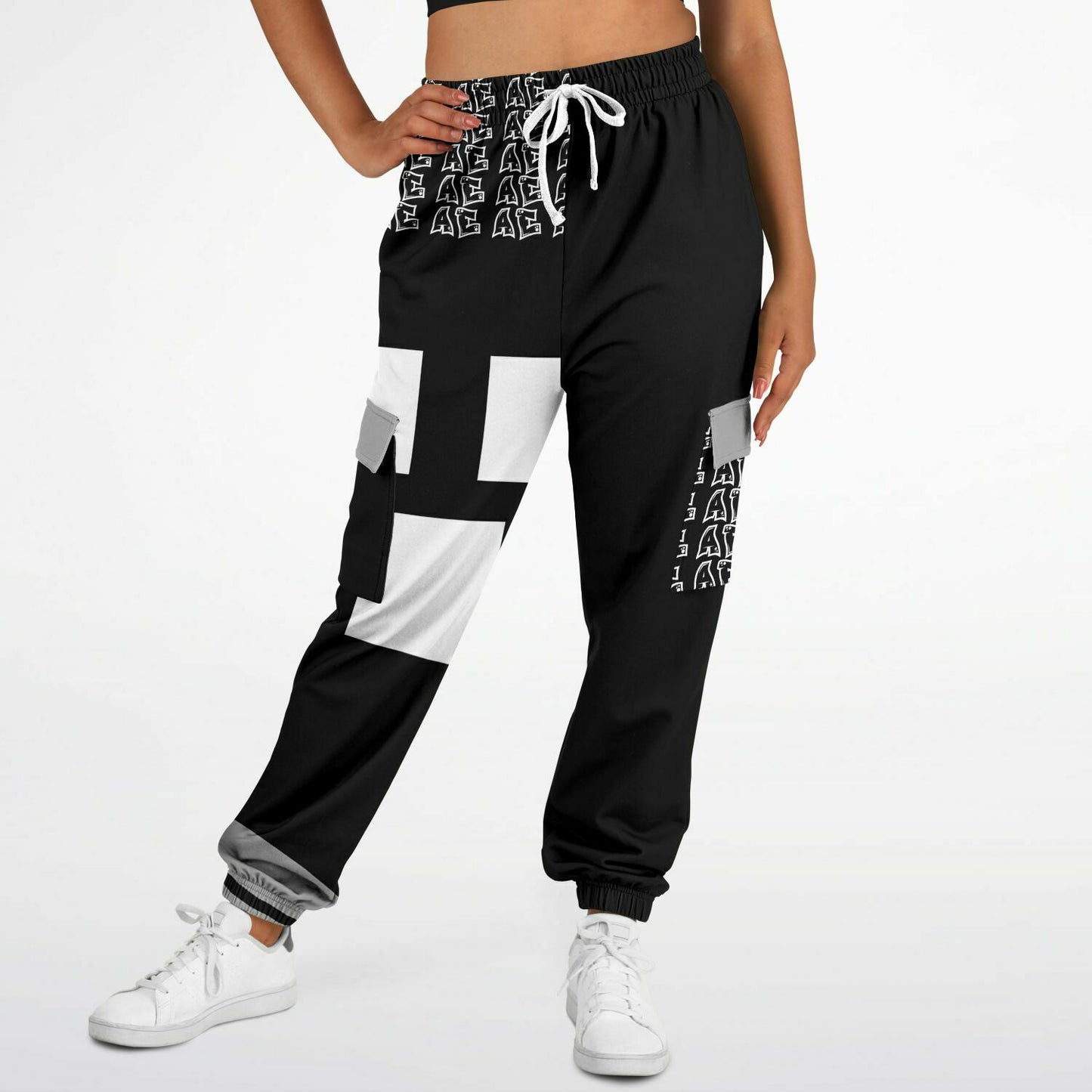 Ladies AE Graffiti Cargo Sweats BlkWht